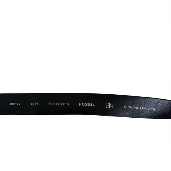 Fossil Men’s Black Genuine Leather Belt Sz 40 Classic Silver Tone Buckle - Picture 2 of 7